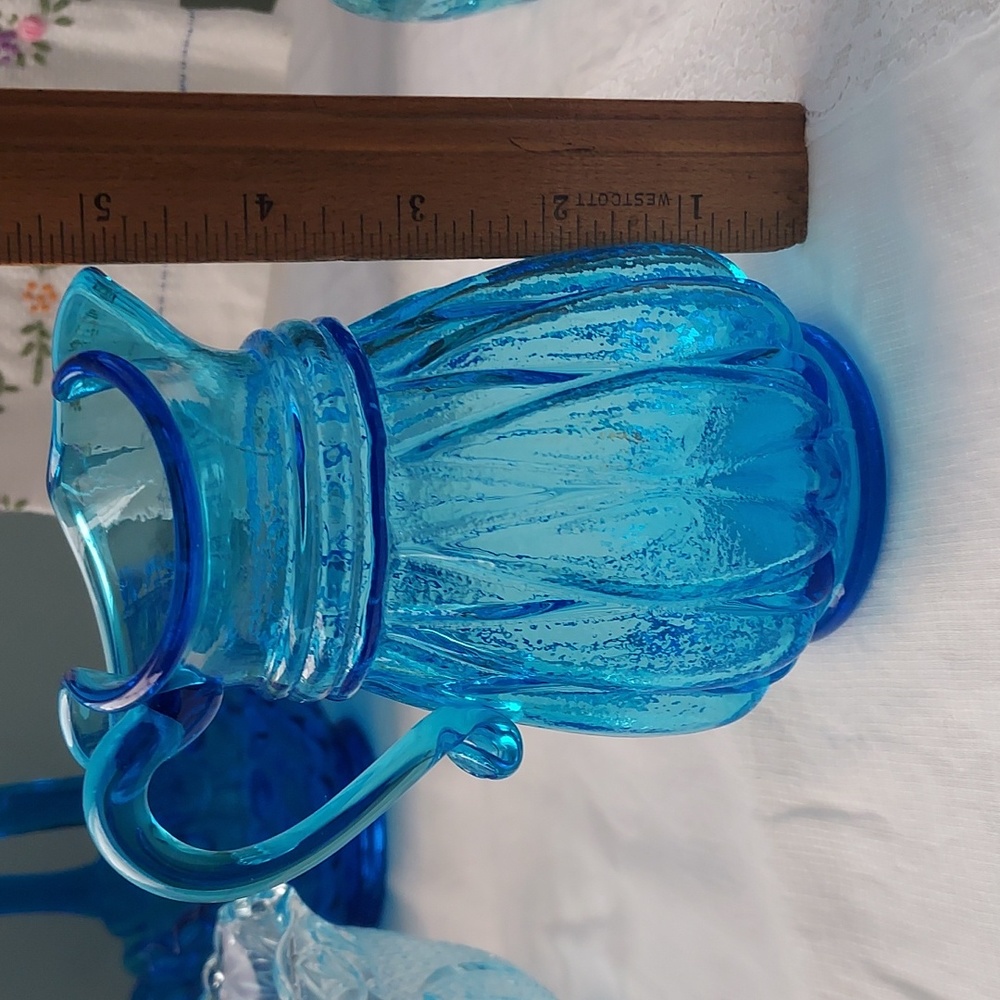 Turquoise blue ๐ Vintage glass pitcher vase with wide mouth spout - Picture 7 of 16